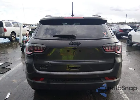 2021 Jeep Compass Altitude 4X4 z USA, uszkodzony, nr VIN 3C4NJDBB3MT540850